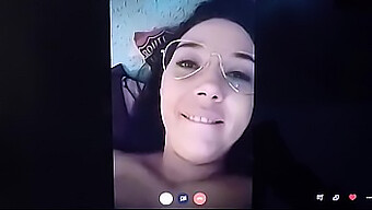 Atriz madura espanhola satisfaz um fã durante sessão na webcam (Parte 2)