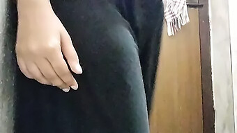 Hot Indian Wife'S Saree Striptease And Fingering