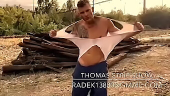 Thomas J Tira A Roupa Em Novo Vídeo De Estrela Pornô