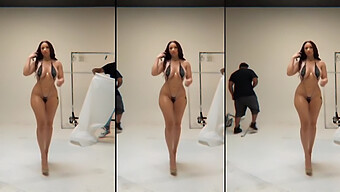 Le Grandi Tette Naturali Di John Walker Vengono Scopate In Un Video Hot