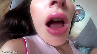 Brincadeira Pov Com Facial E Língua Com Foco Em Beijos