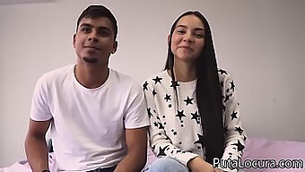 Valerin et ses mamelons chocolatés dans le casting porno d'un couple colombien chaud