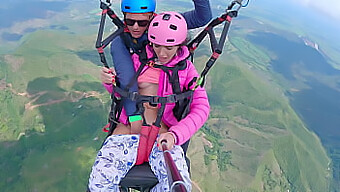 Paragliding Adventure กลายเป็นเซ็กส์แบบหยาบๆกับสาวผิวขาว