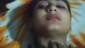 Desi Bhabhi Rashmi与拉丁裔情人的激情浪漫邂逅