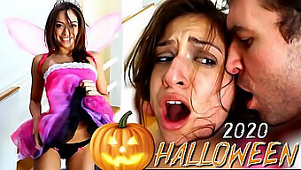 Sara Luvvs Deepthroat-Ferdigheter Vises I Denne Halloween-Videoen