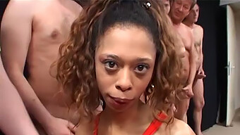 Angela Brazil Wird In Einer Gruppen-Anal-Session Brutal Gefickt